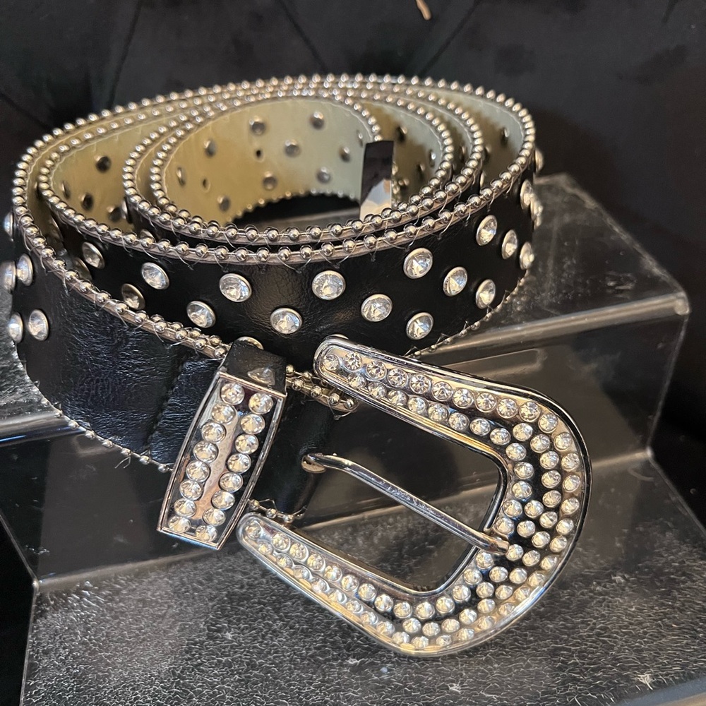 Black and Silver Rhinestone Studded Ladies Belt - Picture 3 of 4